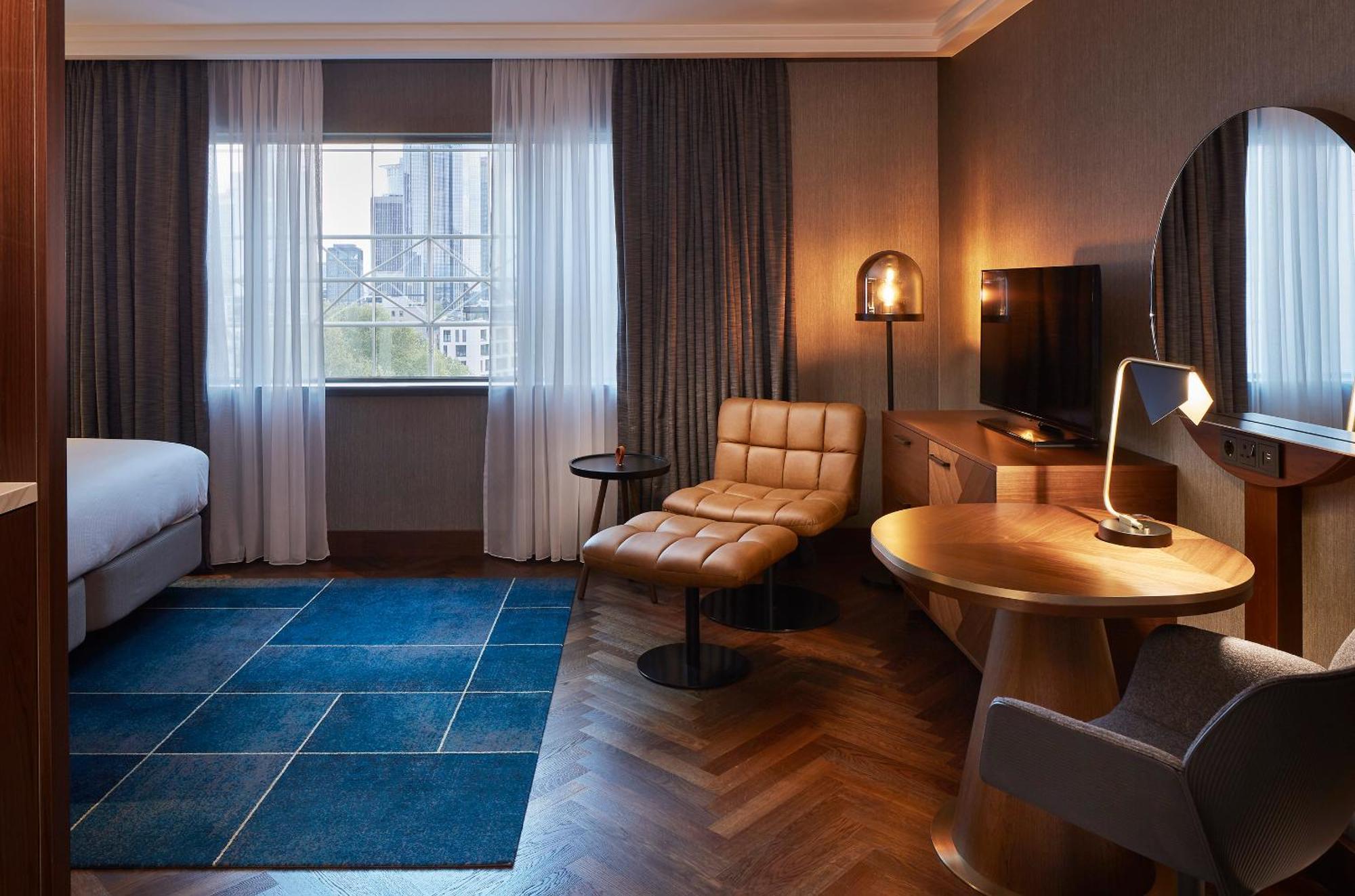 Hotel Hilton Frankfurt Centre 5*