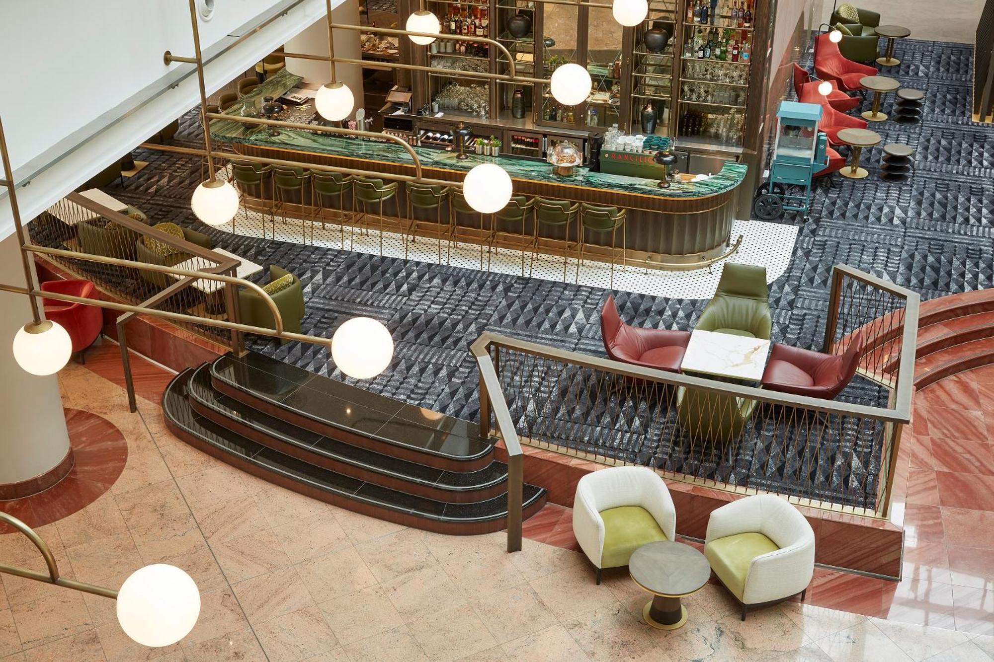 Hotel Hilton Frankfurt Centre 5*